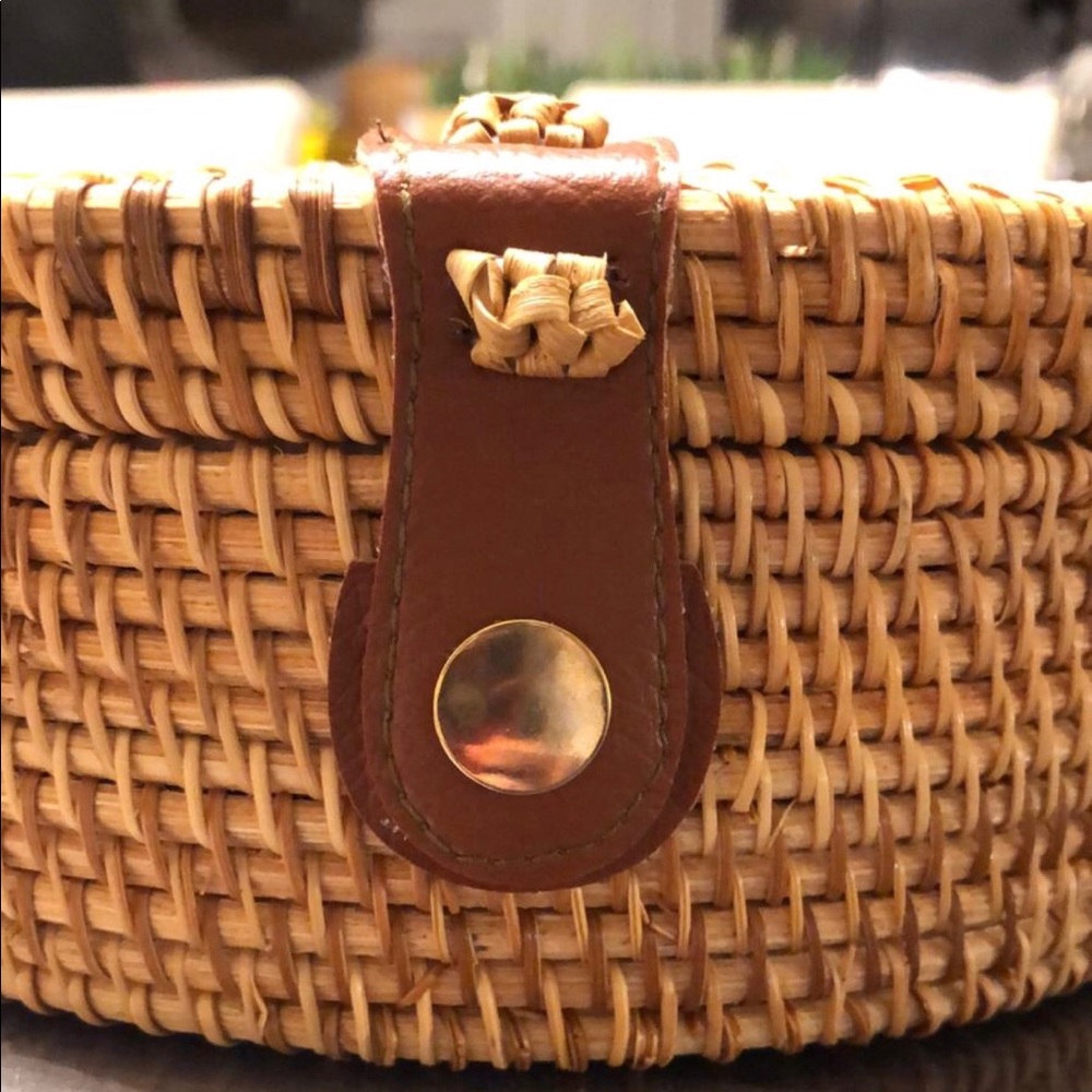 Round Straw Crossbody beach rattan summer bag - Picture 5 of 6